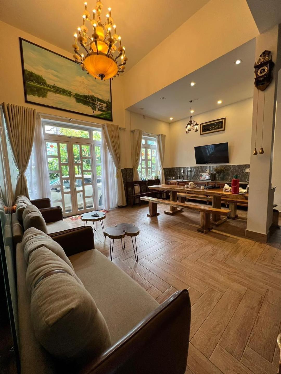 De Daisy Villa Homestay Da Lat Eksteriør billede