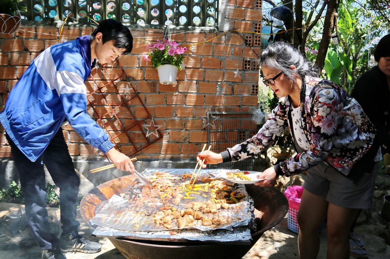 De Daisy Villa Homestay Da Lat Eksteriør billede